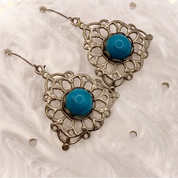 Vintage faux turquoise cabochon open work silver tone triangular earrings - Picture 2 of 8